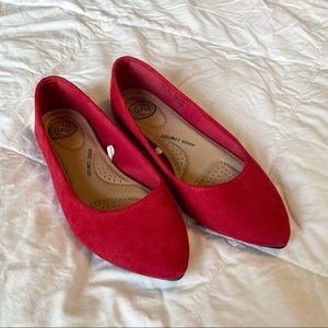 Red pointed flats with cushioned sole